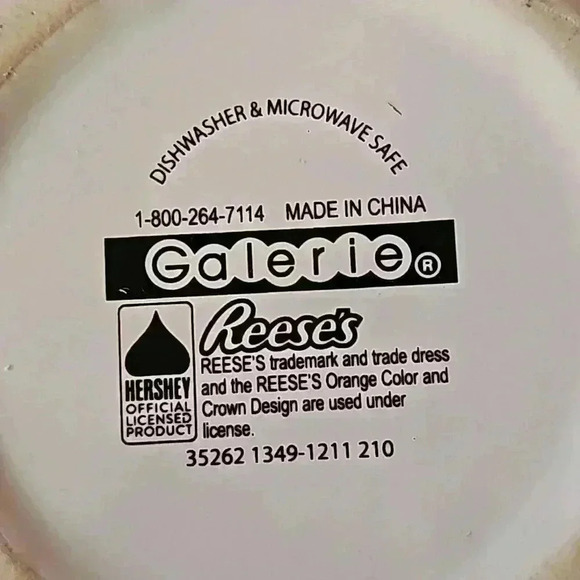 Hershey Reese pieces vintage coffee mug/ cup 10 ounces - Picture 2 of 5